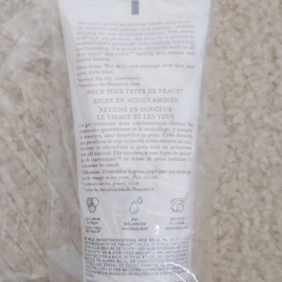 Brand New fresh Soy Face Cleanser Cream 5 Fluid Oz - Picture 3 of 3